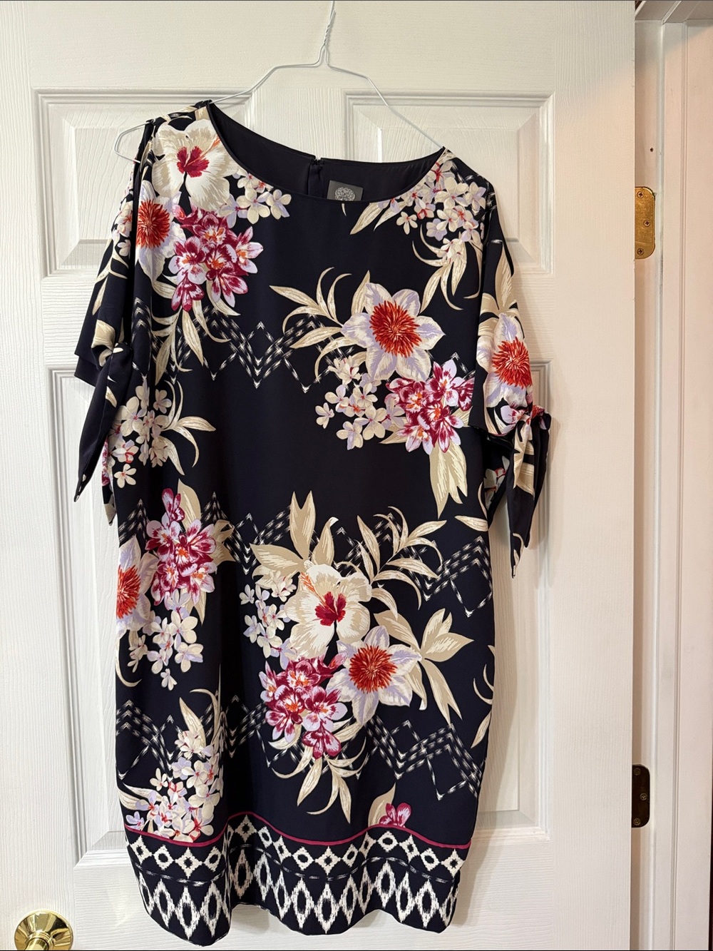Vince Camuto Black Floral Shift Dress with Cream and Pink Accents